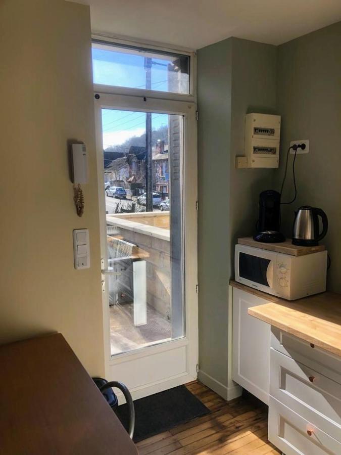 Logement A Brive Avec Terrasse Et Climatisation - Pres De La Gare Et Du Centre-Ville - Wifi Et Stationnement Gratuit Esterno foto
